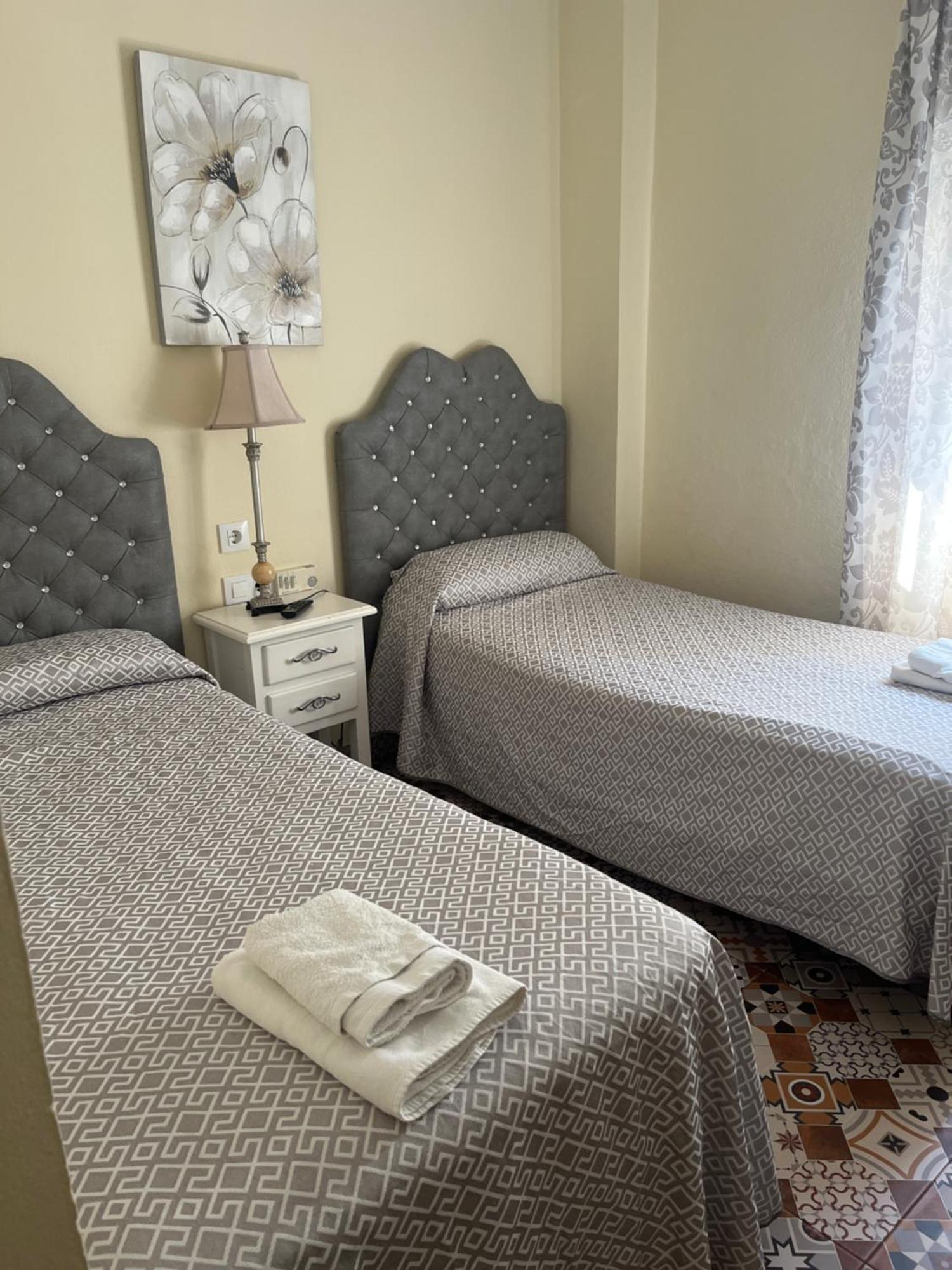 Hostal Flor De Lis- Lojo Hotel Conil De La Frontera Eksteriør billede