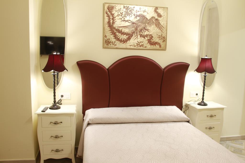 Hostal Flor De Lis- Lojo Hotel Conil De La Frontera Eksteriør billede