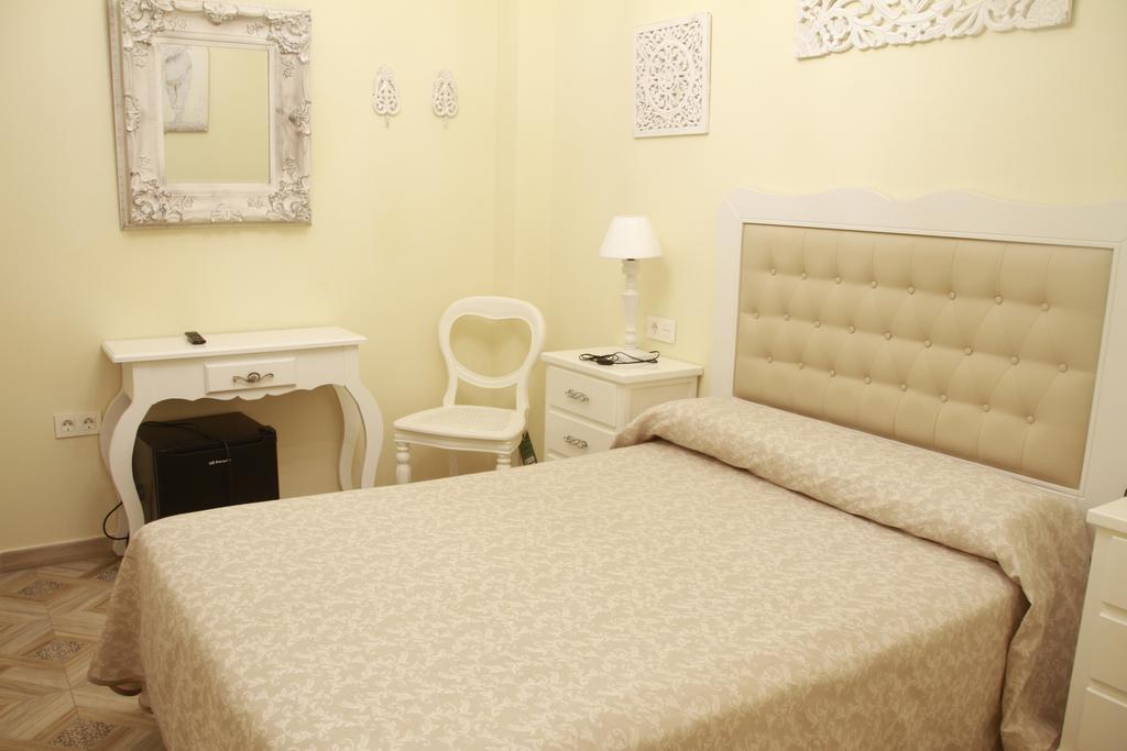 Hostal Flor De Lis- Lojo Hotel Conil De La Frontera Eksteriør billede