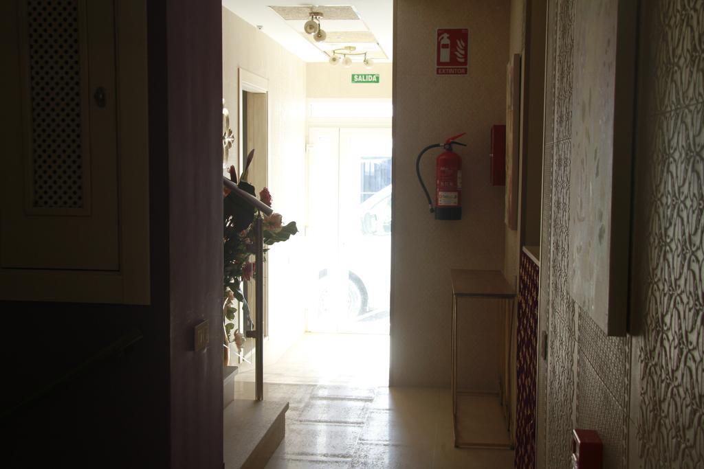 Hostal Flor De Lis- Lojo Hotel Conil De La Frontera Eksteriør billede