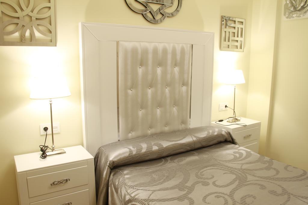 Hostal Flor De Lis- Lojo Hotel Conil De La Frontera Eksteriør billede